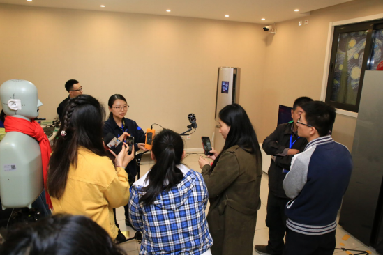 1556245677912704.png 001.png